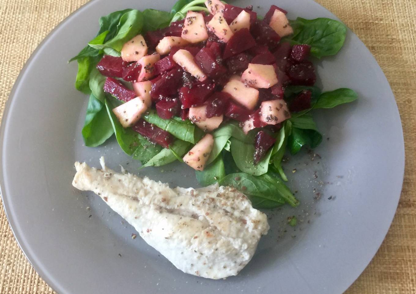 Salade betterave - pomme- aiguillette poulet