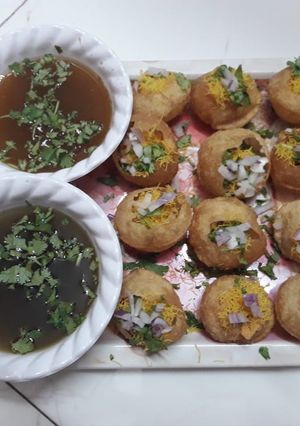 ચટપટી પાણીપુરી (Chatpati Panipuri Recipe In Gujarati) રેસીપી મુખ્ય ફોટો