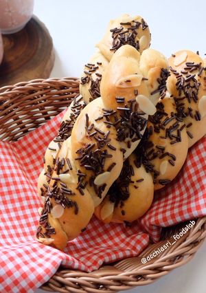 Foto resep Roti Kepang Meises Almond