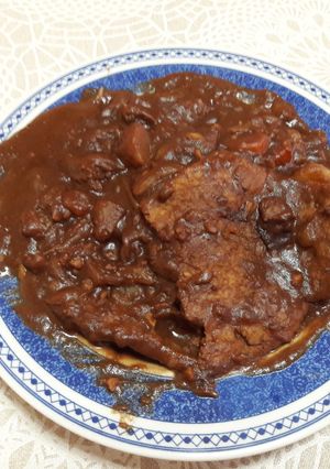 Foto principal de Estofado de "pollo" al chocolate sin gluten y vegano 🍲 🍫