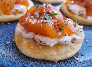 Foto principal de Blinis con salmón marinado