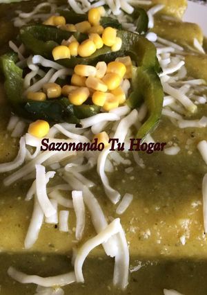 Una foto de Enchiladas poblanas a mi estilo💖