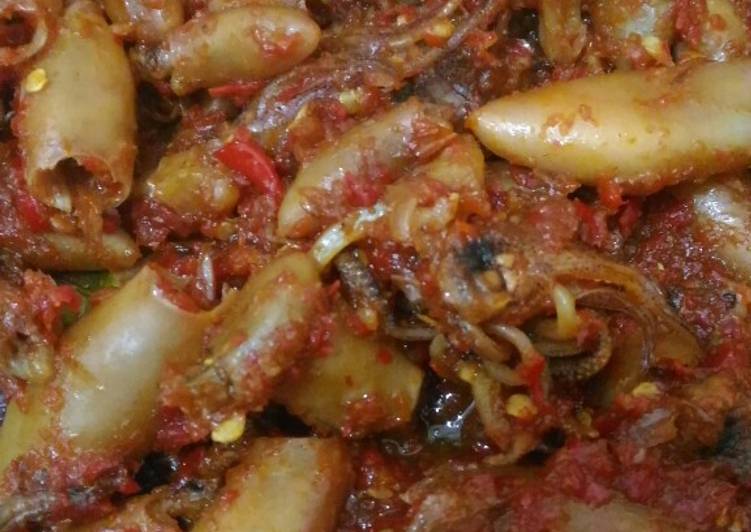 Cara Menyiapkan Sambal cumi asin yang Lezat