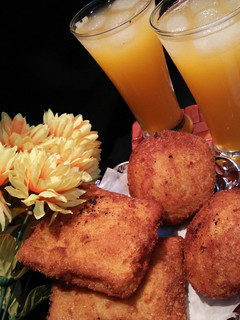 A picture of Bread pockets or Bread parcels.