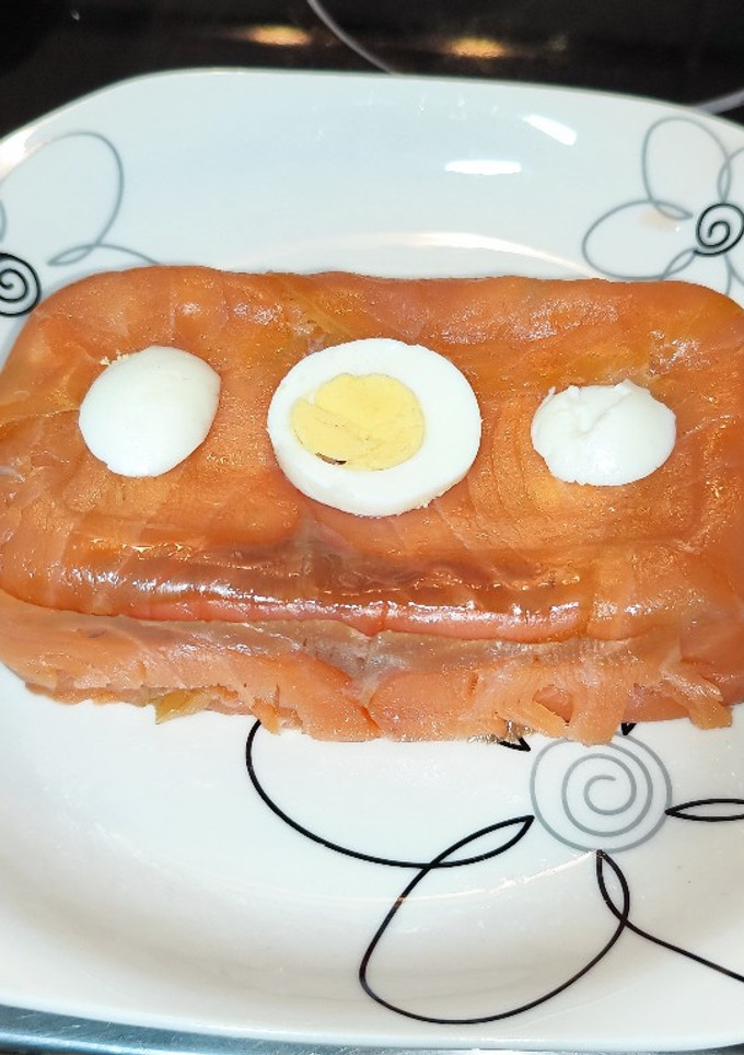 Una foto de Tarta fría de salmón ahumado