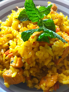 Una foto de Arroz refrito con pichitos