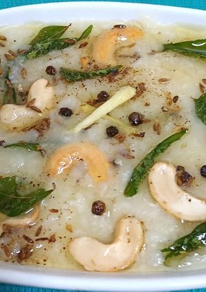 A picture of Ven Pongal / Khara Bhat.