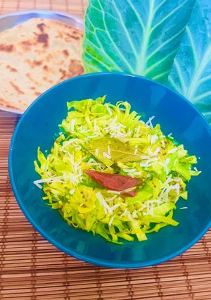 A picture of Cabbage Thoran~Traditional Vegeterian Feast of Kerala😋.