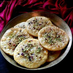 A picture of Shahi dry fruits mawa kachori.