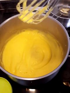 Una foto de Crema pastelera fácil y rica
