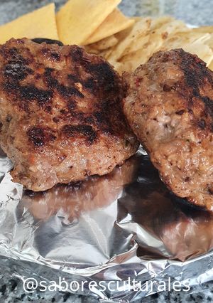 Una foto de 🍔 🇦🇷 Hamburguesas con chimichurri, miel, mostaza y avena