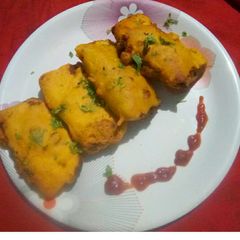 A picture of Bread Pakoda.