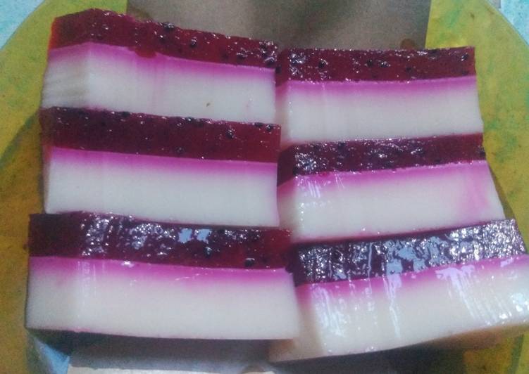 Puding susu buah naga sederhana