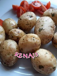 Φωτογραφία της συνταγής Μπέιμπι πατάτες με σκόρδο και αρωματικά στα μικροκύματα