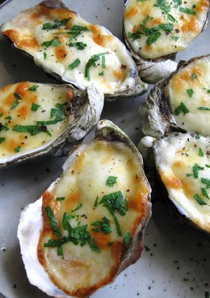 A picture of Baked Oysters with White Sauce.