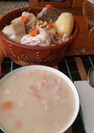Foto principal de Puchero de Triana