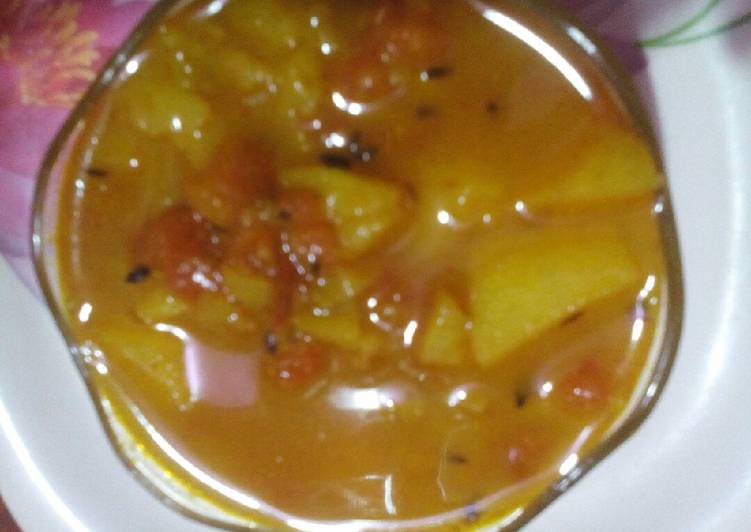 Steps to Make Quick Aloo tamatar Jhol