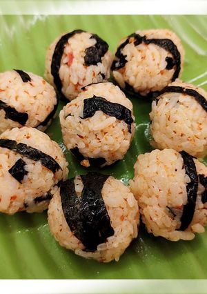 Foto resep Bola Nasi Bekal Anak