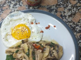 Tiritas de pata y muslo al wok