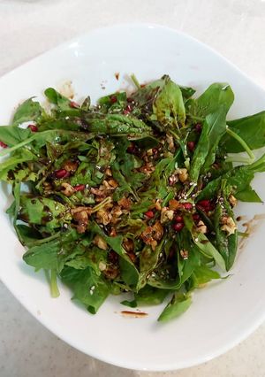 عکسی از دستور سالاد اسفناج با سس مخصوص