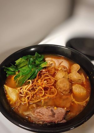 A picture of Bún bò Huế.