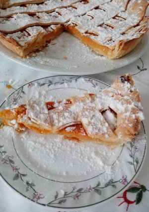 O poză a rețetei Tartă cu piure din piersici.