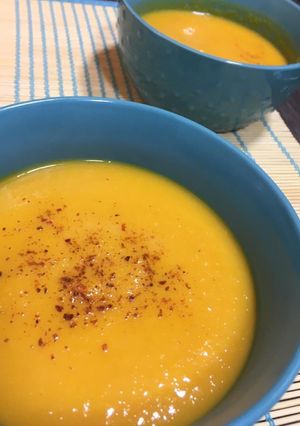 Una foto de Crema de zapallo y zanahoria