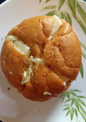 A picture of Cheese pull ups burger.