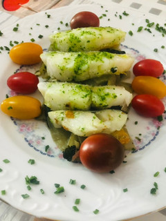 Una foto de Bocaditos de bacalao a la plancha con acelgas salteadas
