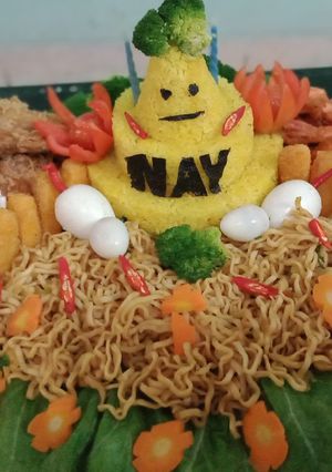 Foto resep Nasi tumpeng magicom
