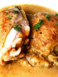 Una foto de Contramuslos de pollo con salsa cremosa de calabaza y queso Skyr