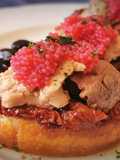 Pincho de Hígado de Bacalao, Tomates secos y Huevas de lumpo