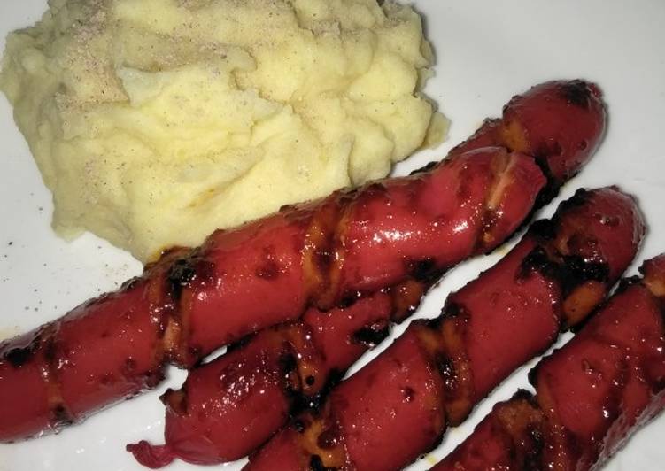 Mashed Potato with Grilled Sausage