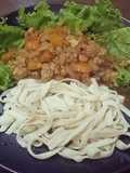 ก๋วยเตี๋ยวราดหน้าหมูสับผงกะหรี่ - คีโต