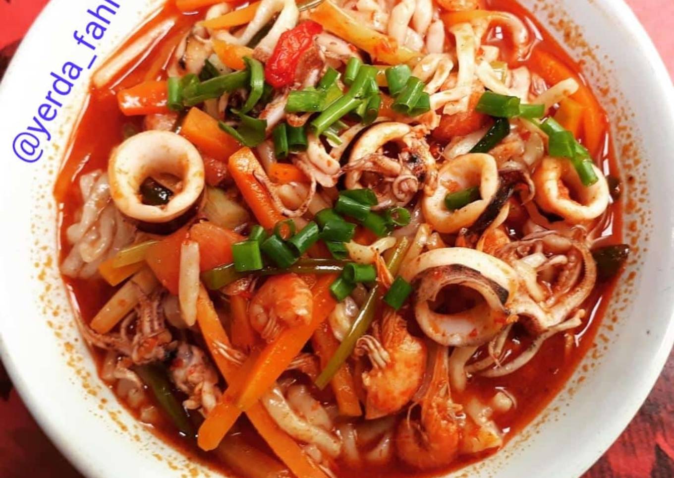 Jjamppong 짬뽕 alias Mie Seafood Pedas khas Korea