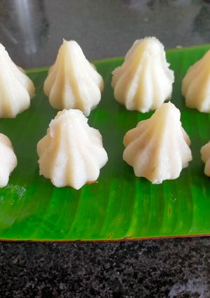 A picture of Ukadiche Modak.
