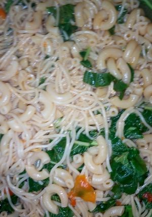 A picture of Pasta Jollof.
