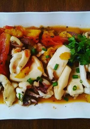 Hình của món Mực xào thơm cà.