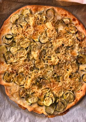 Une photo de Pizza courgettes-oignons
