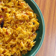 A picture of Tomato pulav aka tomato rice from south India.