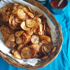 A picture of Raw banana chips/Vazhakkai chips.