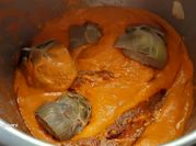 Una foto de lengua con salsa casera