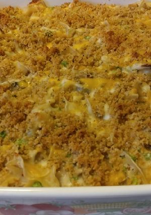 A picture of Tuna noodle casserole.
