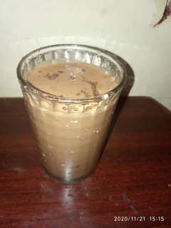 சாக்லேட் மில்க் ஷேக் (Chocolate milkshake recipe in tamil) செய்முறை முக்கிய புகைப்படம்