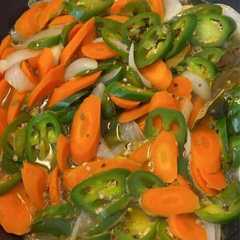 A picture of CHILES EN VINAGRE 🧡.