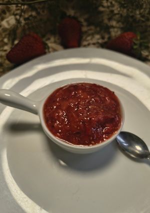 Una foto de Dulce o Mermelada De Frutillas Fácil Y Rápida Sin Azúcar