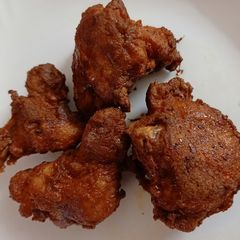 A picture of Spicy chicken deep fried.