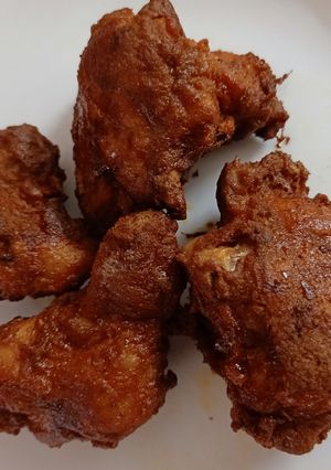 A picture of Spicy chicken deep fried.