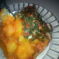 A picture of Porridge potatoes with veg.sauce.