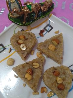 ફાડા લાપસી (Fada Lapsi Recipe In Gujarati) રેસીપી મુખ્ય ફોટો